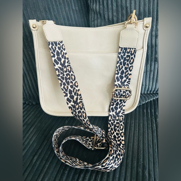 Crossbody Shoulder Bag with Adjustable Leopard Guitar Strap, Vegan Leather Beige - Picture 6 of 10